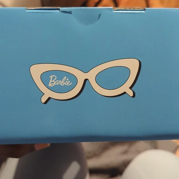 New in box Stanley 40oz Barbie Collection - Picture 7 of 8